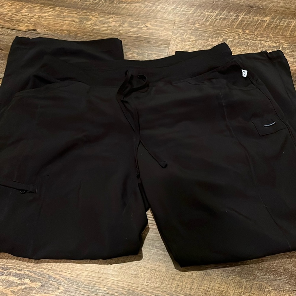 Cherokee infinity scrub pants